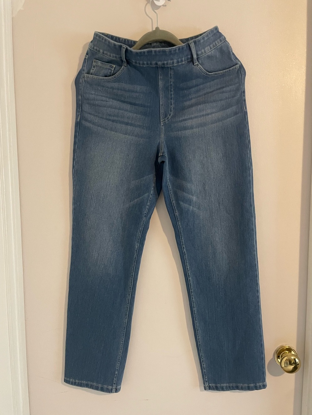Halara Medium Wash Straight Leg Pull-On Jeans Size M EUC